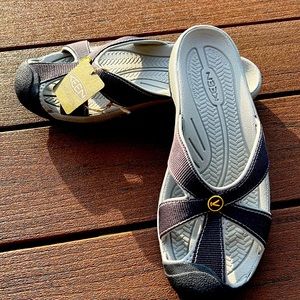 NWT Womens Keen Bali Magnet Neutral Gray Waterproof Closed Toe Slip On 9.5